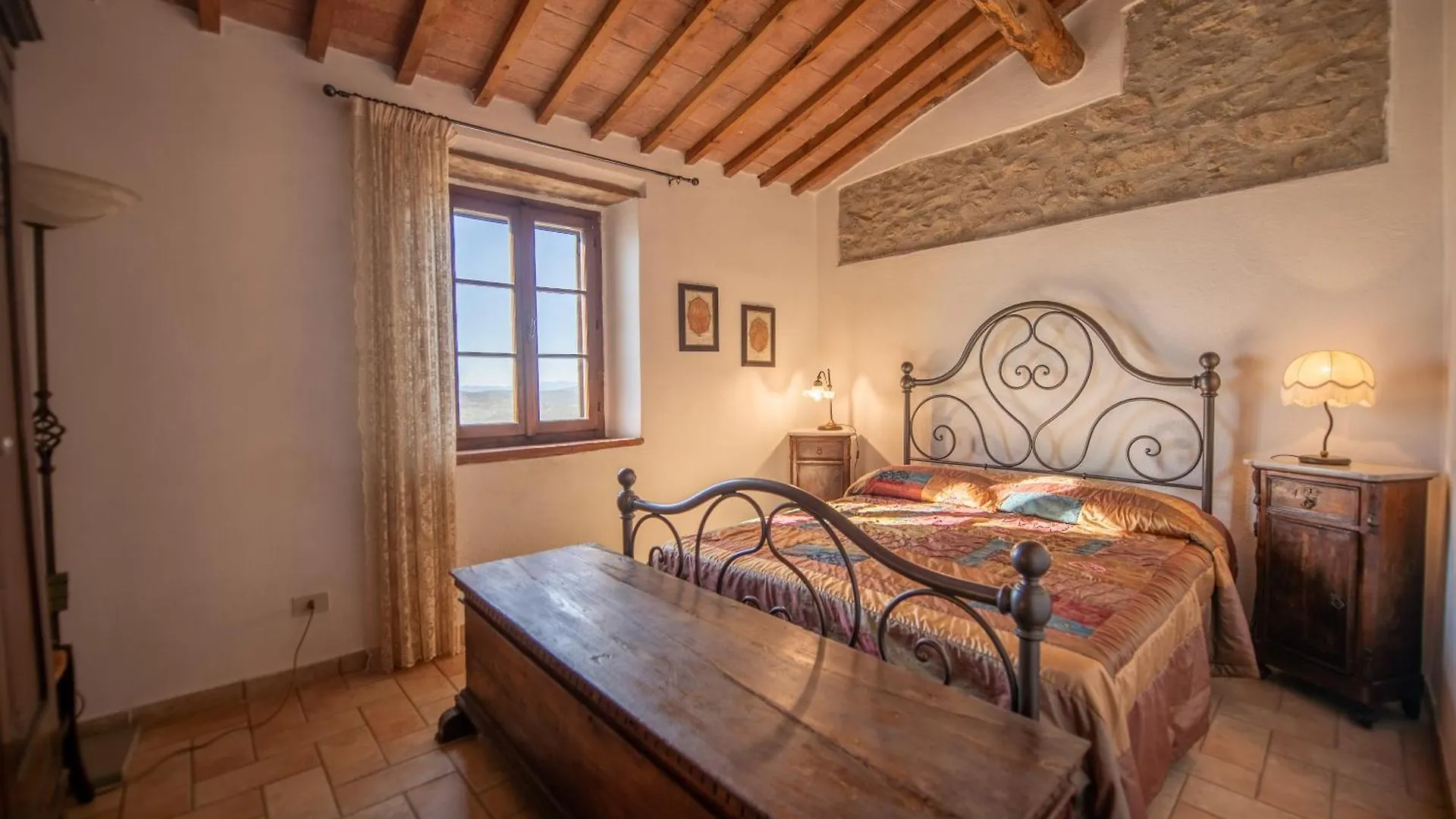 Farm stay Agriturismo Antico Borgo Montacuto Pari